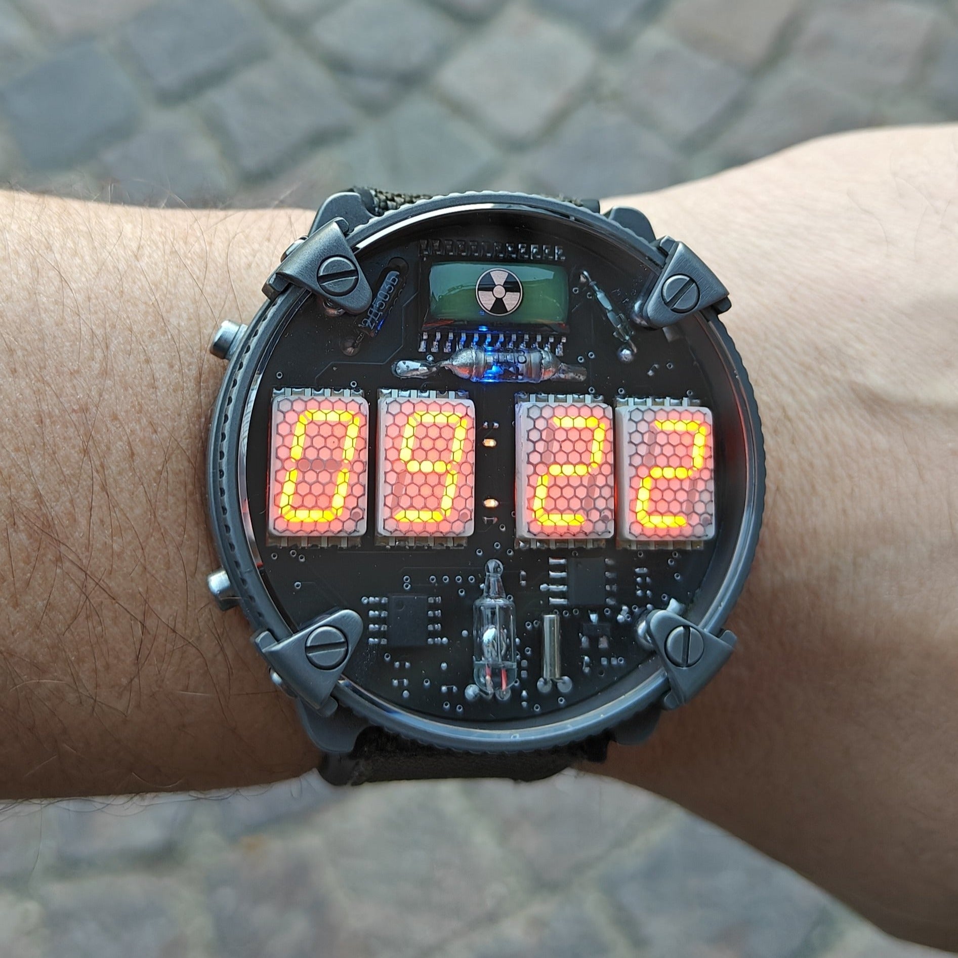 メトロ | 都会的でクラシックなデザイン時計 | NOMOS Metro