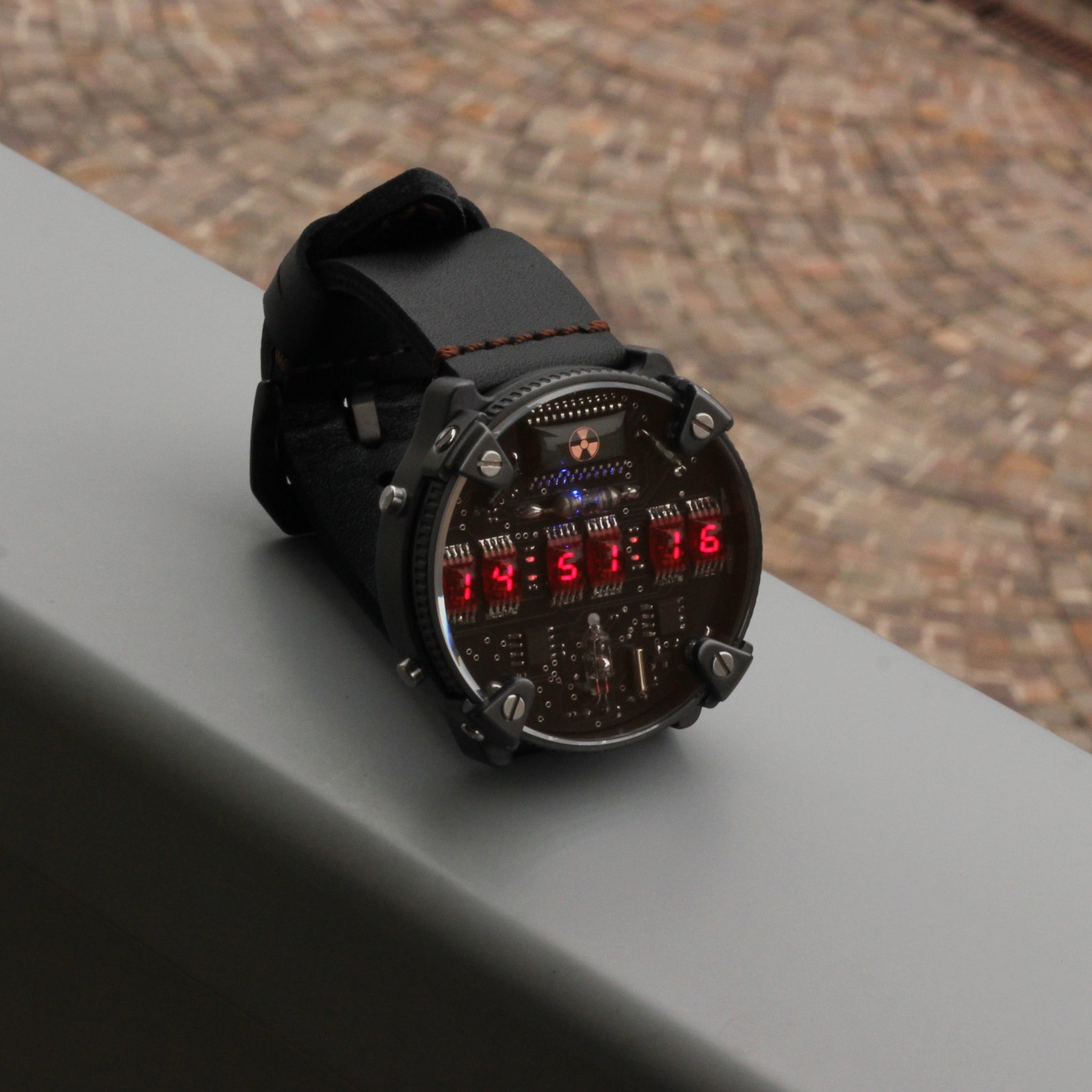 Wrist watches - metro 2033