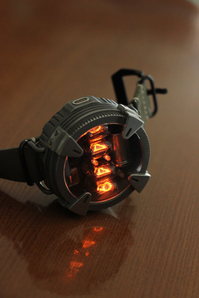 Nixie watch , titanium watch, Nixie watch , with γ , β and X-ray radiation dosimeter.